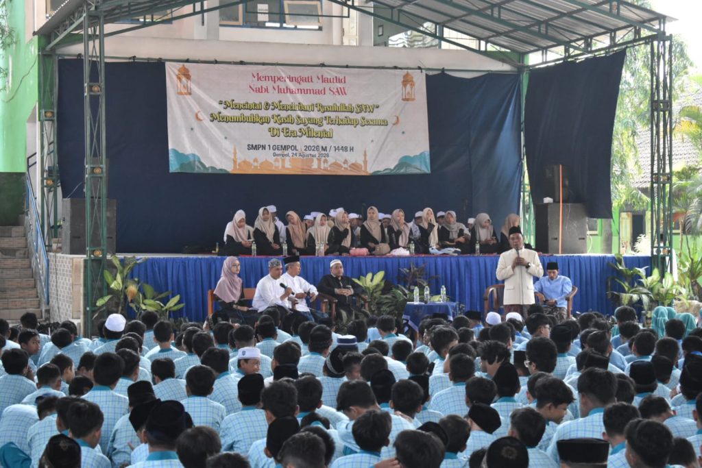 Peringatan Maulid Nabi di SMPN 1 Gempol: Ajak Siswa Meneladani Rasulullah dan Tebarkan Kasih Sayang terhadap sesama di Era Milenial